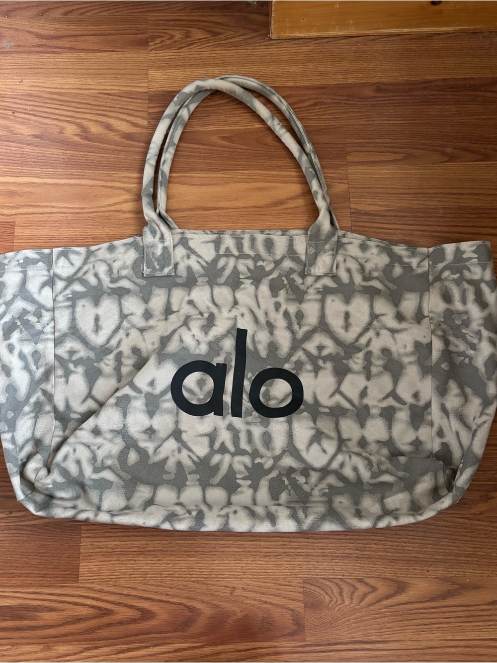 ALO Yoga Gray & White Tie-Dye Canvas Tote